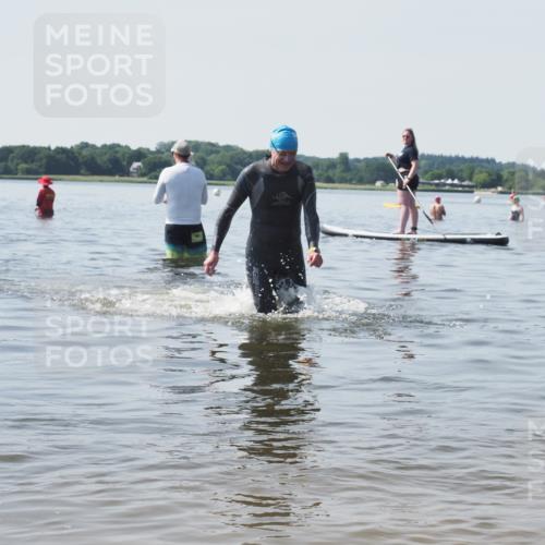 22.06.2025 - Viking Triathlon KatJ http://msf.ph/oto/8124100 22.06.2025 10:59:06 Schwimmen 222, 234 meine-sportfotos.de