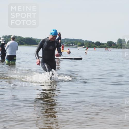 22.06.2025 - Viking Triathlon KatJ http://msf.ph/oto/8124105 22.06.2025 10:59:07 Schwimmen 222, 234 meine-sportfotos.de