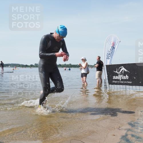22.06.2025 - Viking Triathlon KatJ http://msf.ph/oto/8124181 22.06.2025 10:59:12 Schwimmen 222, 234 meine-sportfotos.de