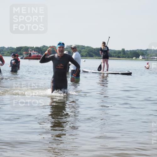 22.06.2025 - Viking Triathlon KatJ http://msf.ph/oto/8124286 22.06.2025 10:59:29 Schwimmen 459, 476 meine-sportfotos.de