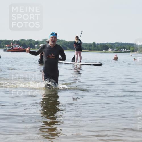 22.06.2025 - Viking Triathlon KatJ http://msf.ph/oto/8124297 22.06.2025 10:59:30 Schwimmen 459, 476 meine-sportfotos.de