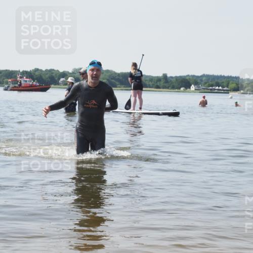 22.06.2025 - Viking Triathlon KatJ http://msf.ph/oto/8124298 22.06.2025 10:59:30 Schwimmen 459, 476 meine-sportfotos.de