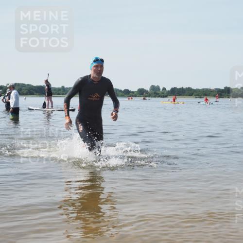 22.06.2025 - Viking Triathlon KatJ http://msf.ph/oto/8124334 22.06.2025 10:59:32 Schwimmen 459, 476 meine-sportfotos.de