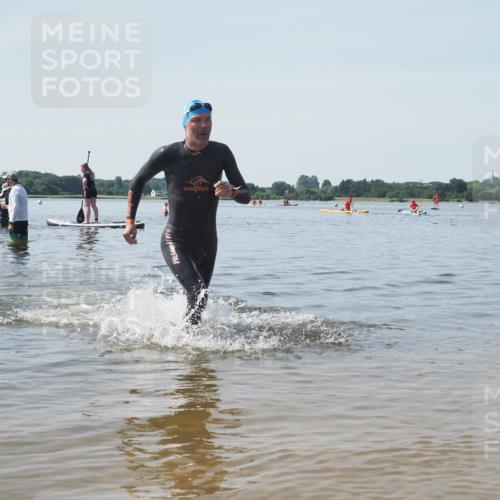 22.06.2025 - Viking Triathlon KatJ http://msf.ph/oto/8124339 22.06.2025 10:59:32 Schwimmen 459, 476 meine-sportfotos.de