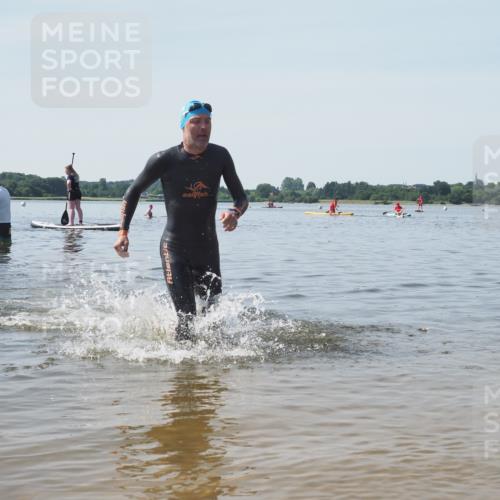 22.06.2025 - Viking Triathlon KatJ http://msf.ph/oto/8124343 22.06.2025 10:59:32 Schwimmen 459, 476 meine-sportfotos.de