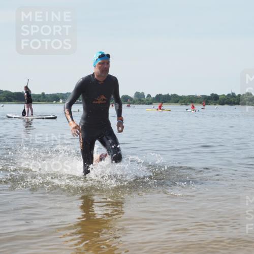 22.06.2025 - Viking Triathlon KatJ http://msf.ph/oto/8124348 22.06.2025 10:59:32 Schwimmen 459, 476 meine-sportfotos.de