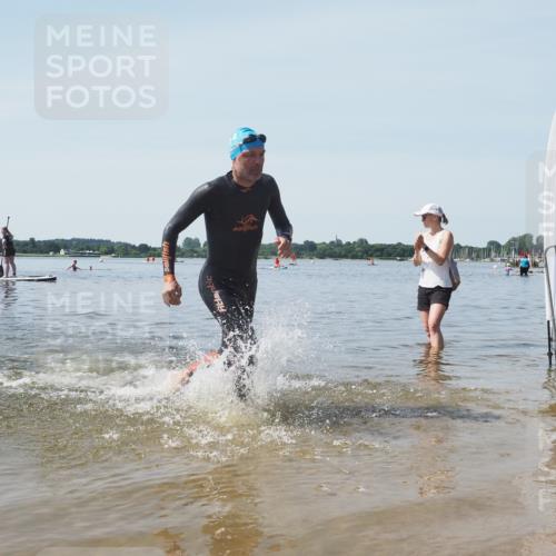22.06.2025 - Viking Triathlon KatJ http://msf.ph/oto/8124362 22.06.2025 10:59:33 Schwimmen 459, 476 meine-sportfotos.de