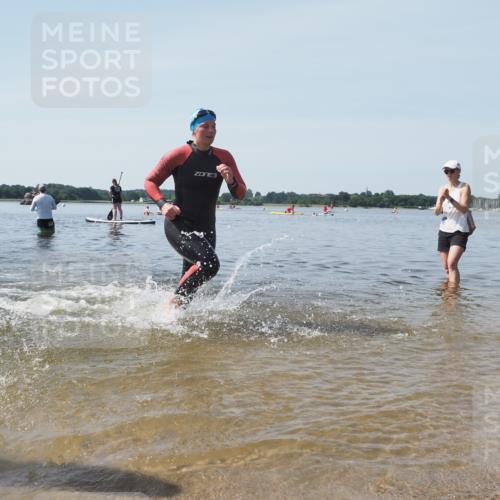 22.06.2025 - Viking Triathlon KatJ http://msf.ph/oto/8124413 22.06.2025 10:59:37 Schwimmen 476 meine-sportfotos.de