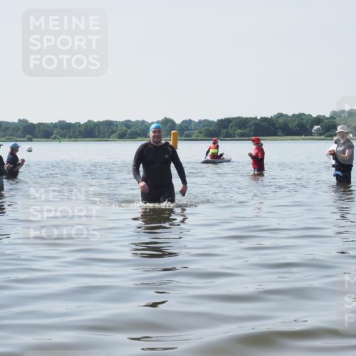22.06.2025 - Viking Triathlon KatJ http://msf.ph/oto/8124484 22.06.2025 11:06:10 Schwimmen 303 meine-sportfotos.de