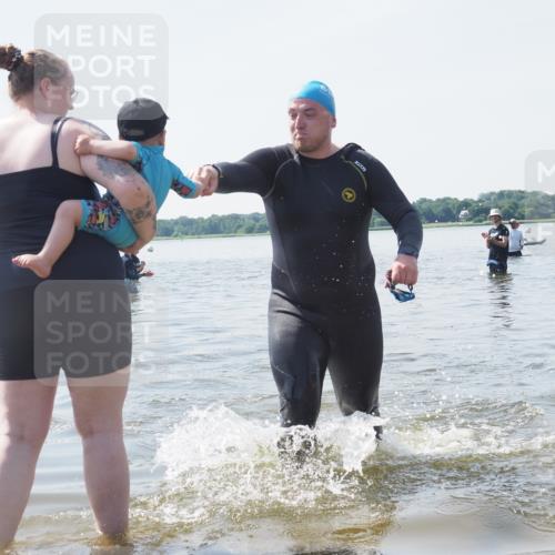 22.06.2025 - Viking Triathlon KatJ http://msf.ph/oto/8124538 22.06.2025 11:06:21 Schwimmen 303 meine-sportfotos.de