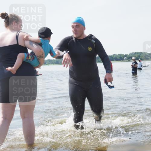 22.06.2025 - Viking Triathlon KatJ http://msf.ph/oto/8124545 22.06.2025 11:06:21 Schwimmen 303 meine-sportfotos.de