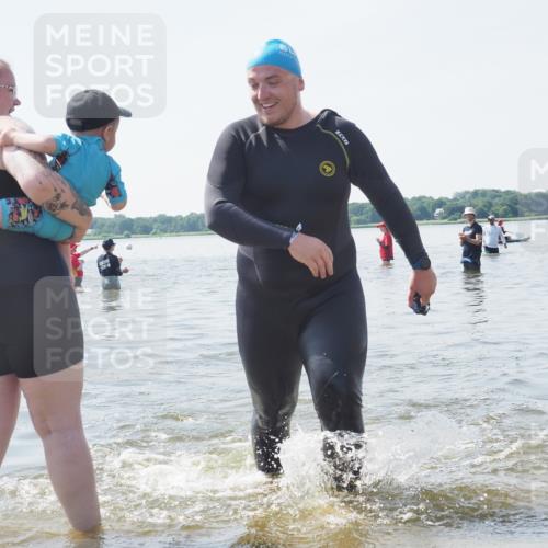 22.06.2025 - Viking Triathlon KatJ http://msf.ph/oto/8124551 22.06.2025 11:06:21 Schwimmen 303 meine-sportfotos.de