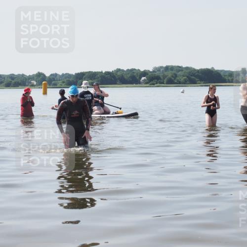 22.06.2025 - Viking Triathlon KatJ http://msf.ph/oto/8124693 22.06.2025 11:14:18 Schwimmen 405 meine-sportfotos.de