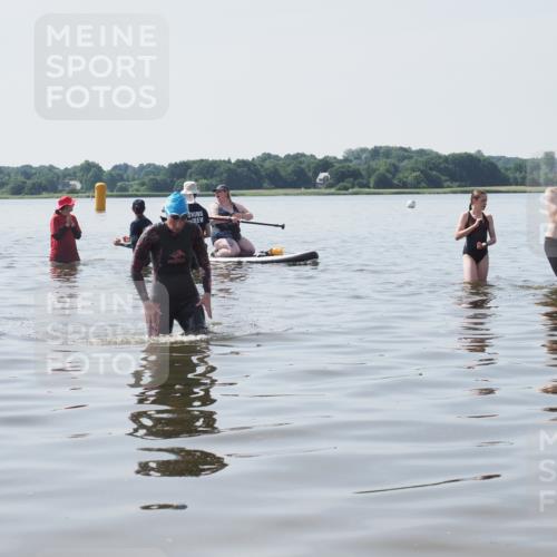 22.06.2025 - Viking Triathlon KatJ http://msf.ph/oto/8124694 22.06.2025 11:14:18 Schwimmen 405 meine-sportfotos.de
