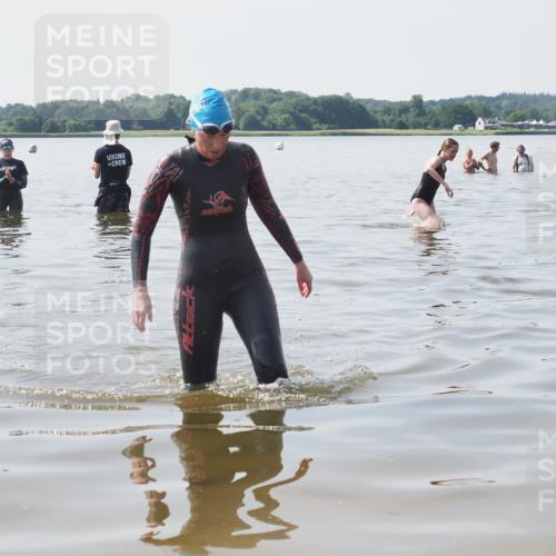 22.06.2025 - Viking Triathlon KatJ http://msf.ph/oto/8124706 22.06.2025 11:14:26 Schwimmen 405 meine-sportfotos.de