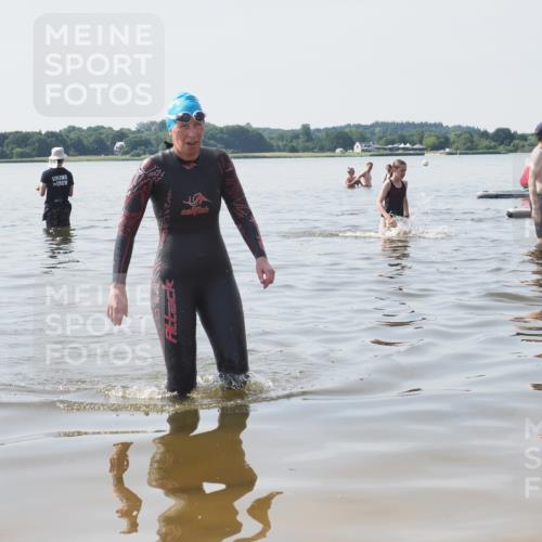 22.06.2025 - Viking Triathlon KatJ http://msf.ph/oto/8124715 22.06.2025 11:14:28 Schwimmen 405 meine-sportfotos.de