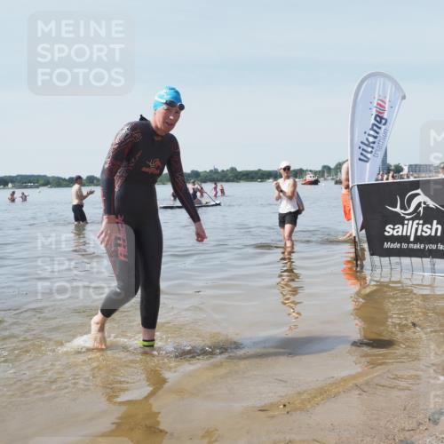 22.06.2025 - Viking Triathlon KatJ http://msf.ph/oto/8124788 22.06.2025 11:14:32 Schwimmen 405 meine-sportfotos.de