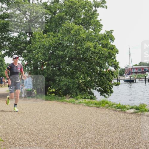 22.06.2025 - Viking Triathlon KatJ http://msf.ph/oto/8126241 22.06.2025 13:45:51 Laufen 221 meine-sportfotos.de