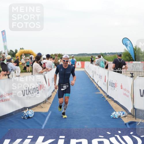 22.06.2025 - Viking Triathlon MichiJ http://msf.ph/oto/8126481 22.06.2025 15:23:15 Ziel 158, 397 meine-sportfotos.de