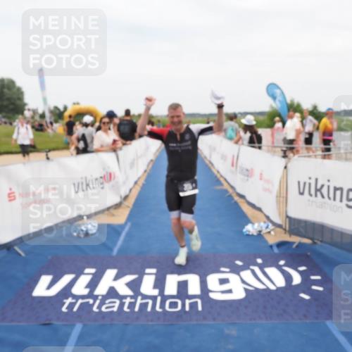 22.06.2025 - Viking Triathlon MichiJ http://msf.ph/oto/8126739 22.06.2025 15:18:21 Ziel 164, 235, 247, 300 meine-sportfotos.de