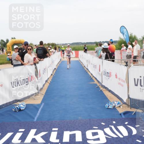 22.06.2025 - Viking Triathlon MichiJ http://msf.ph/oto/8127071 22.06.2025 15:18:36 Ziel 175, 399 meine-sportfotos.de