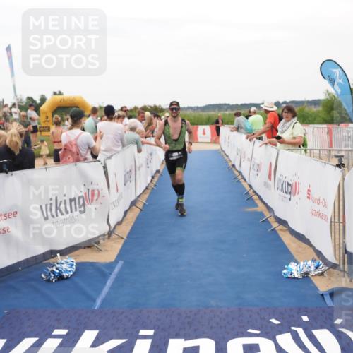 22.06.2025 - Viking Triathlon MichiJ http://msf.ph/oto/8129490 22.06.2025 15:28:48 Ziel 296 meine-sportfotos.de