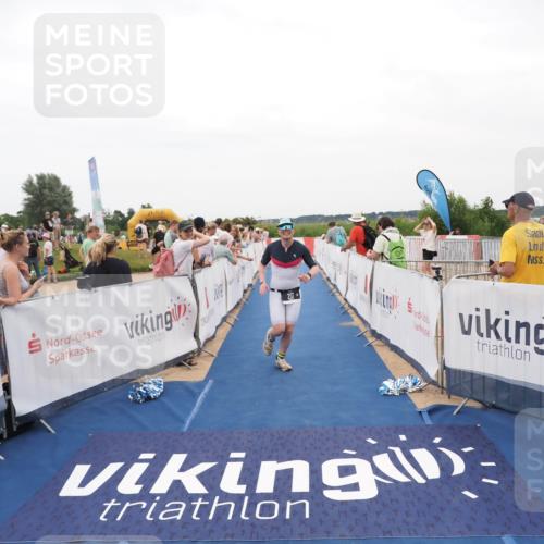 22.06.2025 - Viking Triathlon MichiJ http://msf.ph/oto/8130198 22.06.2025 15:30:13 Ziel 217 meine-sportfotos.de