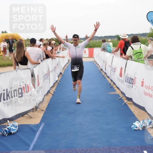 22.06.2025 - Viking Triathlon MichiJ http://msf.ph/oto/8130416 22.06.2025 15:30:45 Ziel 50, 386 meine-sportfotos.de