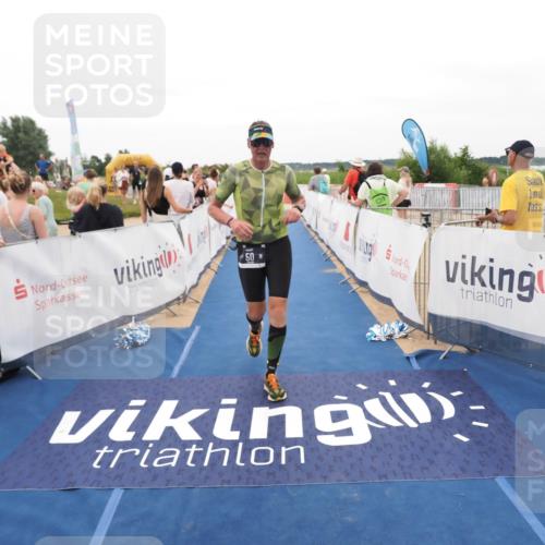22.06.2025 - Viking Triathlon MichiJ http://msf.ph/oto/8130471 22.06.2025 15:30:49 Ziel 50, 386 meine-sportfotos.de