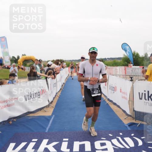 22.06.2025 - Viking Triathlon MichiJ http://msf.ph/oto/8131301 22.06.2025 15:37:03 Ziel 450, 480, 659 meine-sportfotos.de