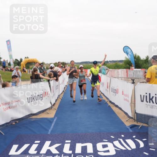 22.06.2025 - Viking Triathlon MichiJ http://msf.ph/oto/8131323 22.06.2025 15:37:06 Ziel 450, 480, 659 meine-sportfotos.de