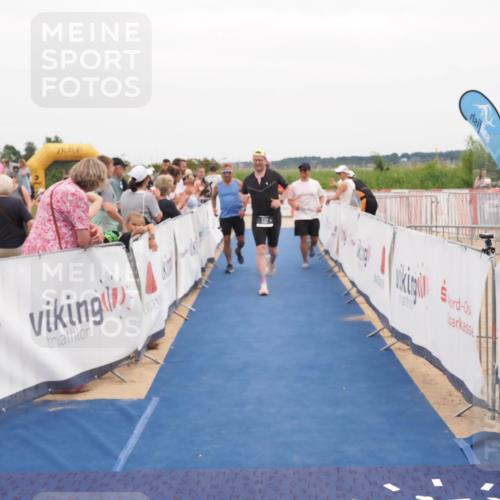 22.06.2025 - Viking Triathlon MichiJ http://msf.ph/oto/8131652 22.06.2025 15:40:16 Ziel 532, 644 meine-sportfotos.de