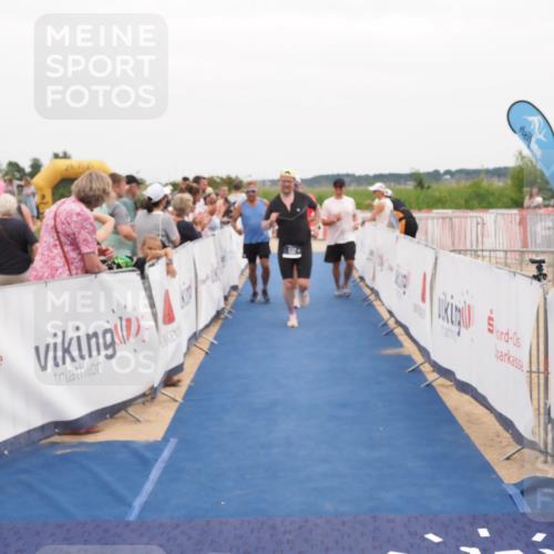 22.06.2025 - Viking Triathlon MichiJ http://msf.ph/oto/8131653 22.06.2025 15:40:16 Ziel 532, 644 meine-sportfotos.de