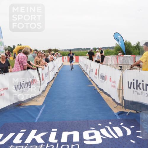 22.06.2025 - Viking Triathlon MichiJ http://msf.ph/oto/8131712 22.06.2025 15:40:46 Ziel 159, 437 meine-sportfotos.de