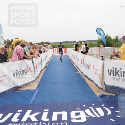 22.06.2025 - Viking Triathlon MichiJ http://msf.ph/oto/8131715 22.06.2025 15:40:47 Ziel 159, 437 meine-sportfotos.de