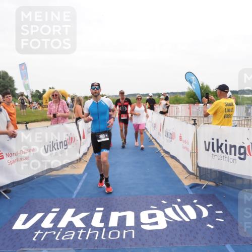 22.06.2025 - Viking Triathlon MichiJ http://msf.ph/oto/8132067 22.06.2025 15:43:01 Ziel 304, 344, 389, 615 meine-sportfotos.de