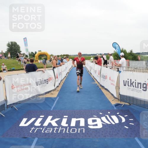 22.06.2025 - Viking Triathlon MichiJ http://msf.ph/oto/8132386 22.06.2025 15:45:09 Ziel 465, 511 meine-sportfotos.de