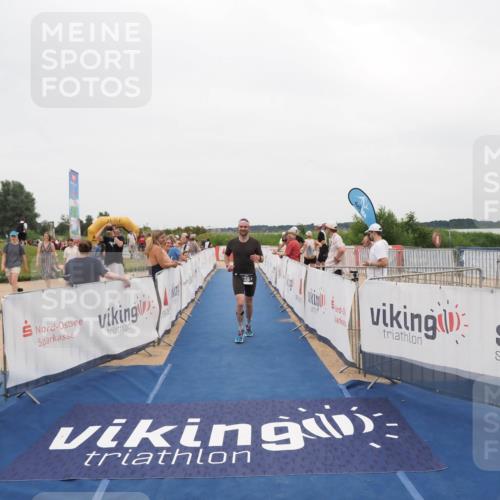 22.06.2025 - Viking Triathlon MichiJ http://msf.ph/oto/8132599 22.06.2025 15:46:52 Ziel 335, 456 meine-sportfotos.de