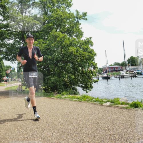 22.06.2025 - Viking Triathlon KatJ http://msf.ph/oto/8133778 22.06.2025 13:18:25 Laufen 170, 304 meine-sportfotos.de