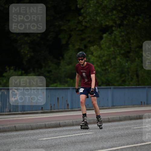 29.06.2025 - hella hamburg halbmarathon Dr. Thomas Lammeyer http://msf.ph/oto/8138401 29.06.2025 09:01:44 Kennedybrücke  meine-sportfotos.de