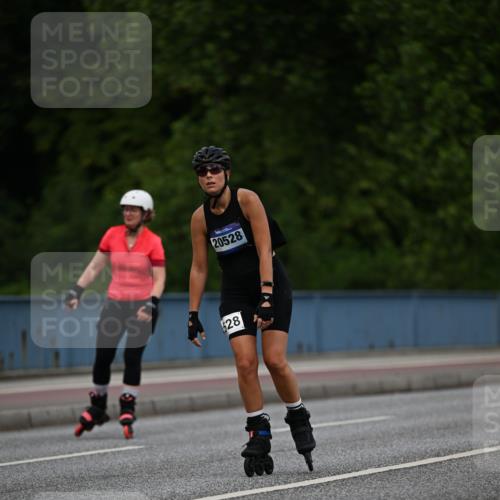 29.06.2025 - hella hamburg halbmarathon Dr. Thomas Lammeyer http://msf.ph/oto/8138764 29.06.2025 09:03:15 Kennedybrücke  meine-sportfotos.de