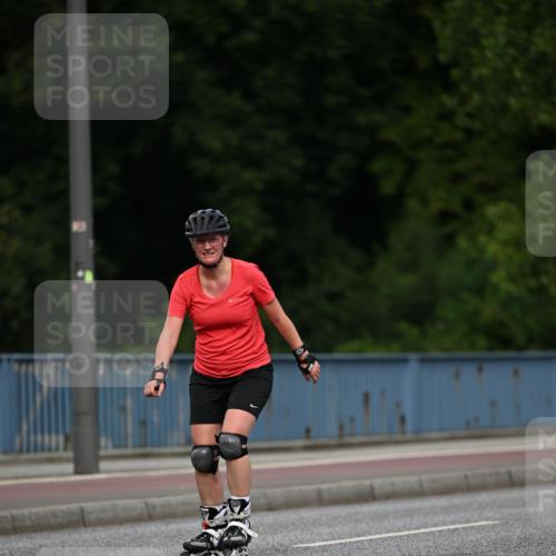29.06.2025 - hella hamburg halbmarathon Dr. Thomas Lammeyer http://msf.ph/oto/8139141 29.06.2025 09:04:34 Kennedybrücke  meine-sportfotos.de