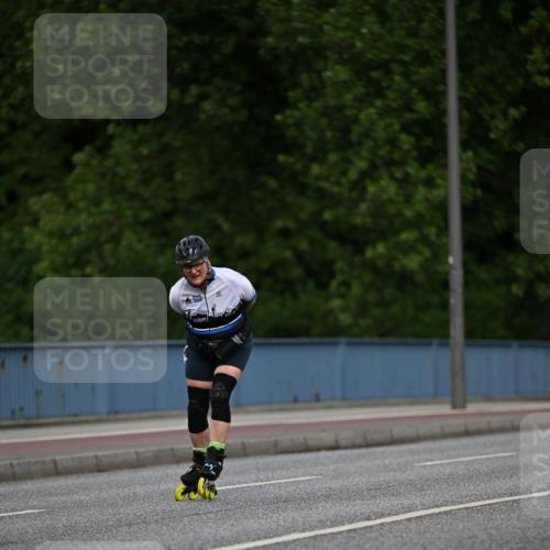 29.06.2025 - hella hamburg halbmarathon Dr. Thomas Lammeyer http://msf.ph/oto/8139320 29.06.2025 09:04:59 Kennedybrücke  meine-sportfotos.de