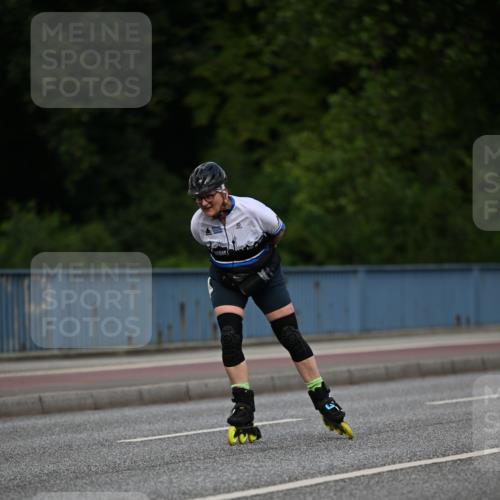 29.06.2025 - hella hamburg halbmarathon Dr. Thomas Lammeyer http://msf.ph/oto/8139332 29.06.2025 09:05:00 Kennedybrücke  meine-sportfotos.de