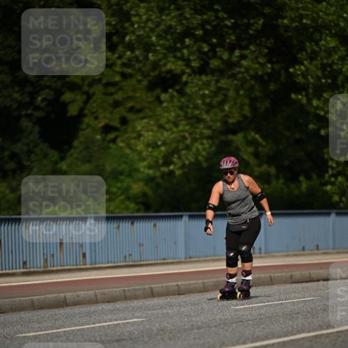 29.06.2025 - hella hamburg halbmarathon Dr. Thomas Lammeyer http://msf.ph/oto/8139360 29.06.2025 09:05:25 Kennedybrücke  meine-sportfotos.de