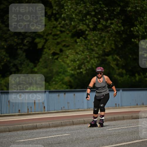 29.06.2025 - hella hamburg halbmarathon Dr. Thomas Lammeyer http://msf.ph/oto/8139361 29.06.2025 09:05:25 Kennedybrücke  meine-sportfotos.de