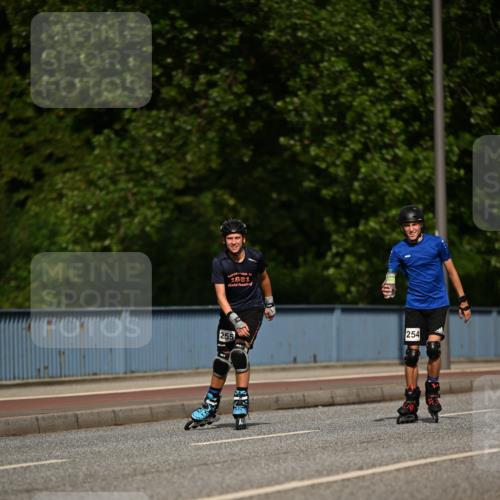 29.06.2025 - hella hamburg halbmarathon Dr. Thomas Lammeyer http://msf.ph/oto/8139572 29.06.2025 09:05:47 Kennedybrücke  meine-sportfotos.de