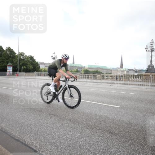 29.06.2025 - hella hamburg halbmarathon Jannik Wohlers http://msf.ph/oto/8139594 29.06.2025 08:32:44 Lombardsbrücke  meine-sportfotos.de
