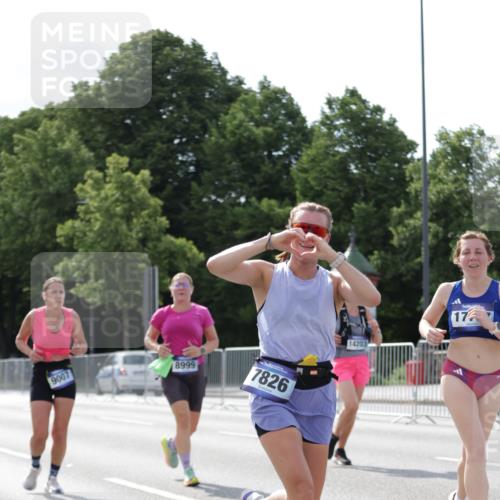 29.06.2025 - hella hamburg halbmarathon Jannik Wohlers http://msf.ph/oto/8139640 29.06.2025 10:04:45 Lombardsbrücke 1863, 2424, 3071, 3413, 3578, 4220, 6059, 6907, 6908, 7302, 7826, 8089, 8999, 9007, 9165, 11595, 13327, 13717, 14203, 16134, 16478, 17112, 17707, 17818, 18189, 18556, 18616, 18617, 19034 meine-sportfotos.de