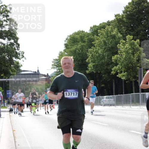 29.06.2025 - hella hamburg halbmarathon Jannik Wohlers http://msf.ph/oto/8139652 29.06.2025 10:04:46 Lombardsbrücke 1863, 2424, 3071, 3413, 3578, 4220, 6059, 6907, 6908, 7302, 7826, 8089, 8999, 9007, 9075, 9165, 11595, 13327, 13717, 14203, 16478, 16847, 17112, 17707, 17818, 18189, 18616, 18617, 19034 meine-sportfotos.de